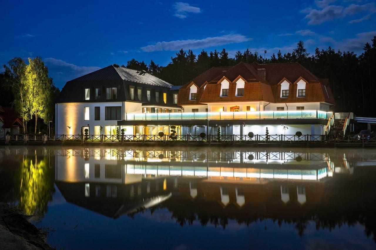 Hotel Dębowy Dwór Ruda Rozaniecka Exterior foto