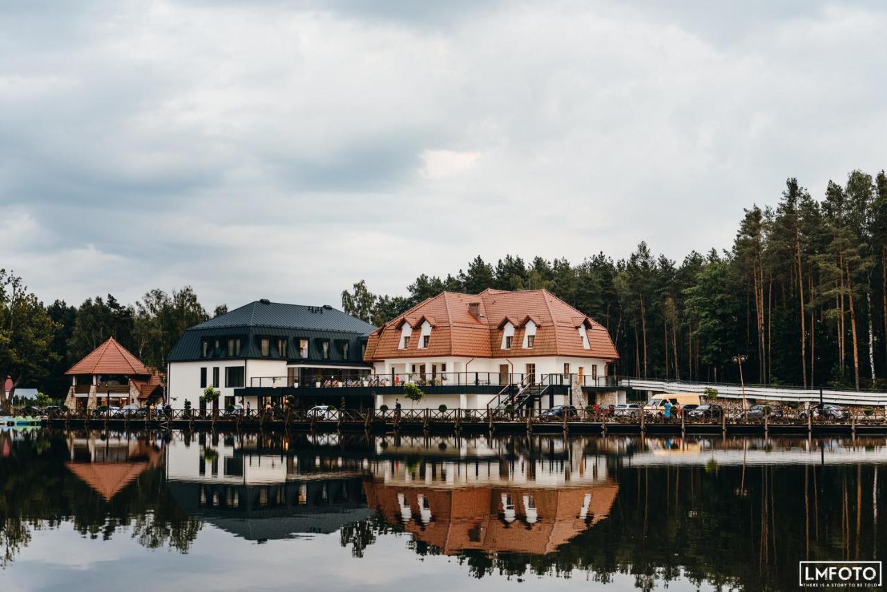 Hotel Dębowy Dwór Ruda Rozaniecka Exterior foto
