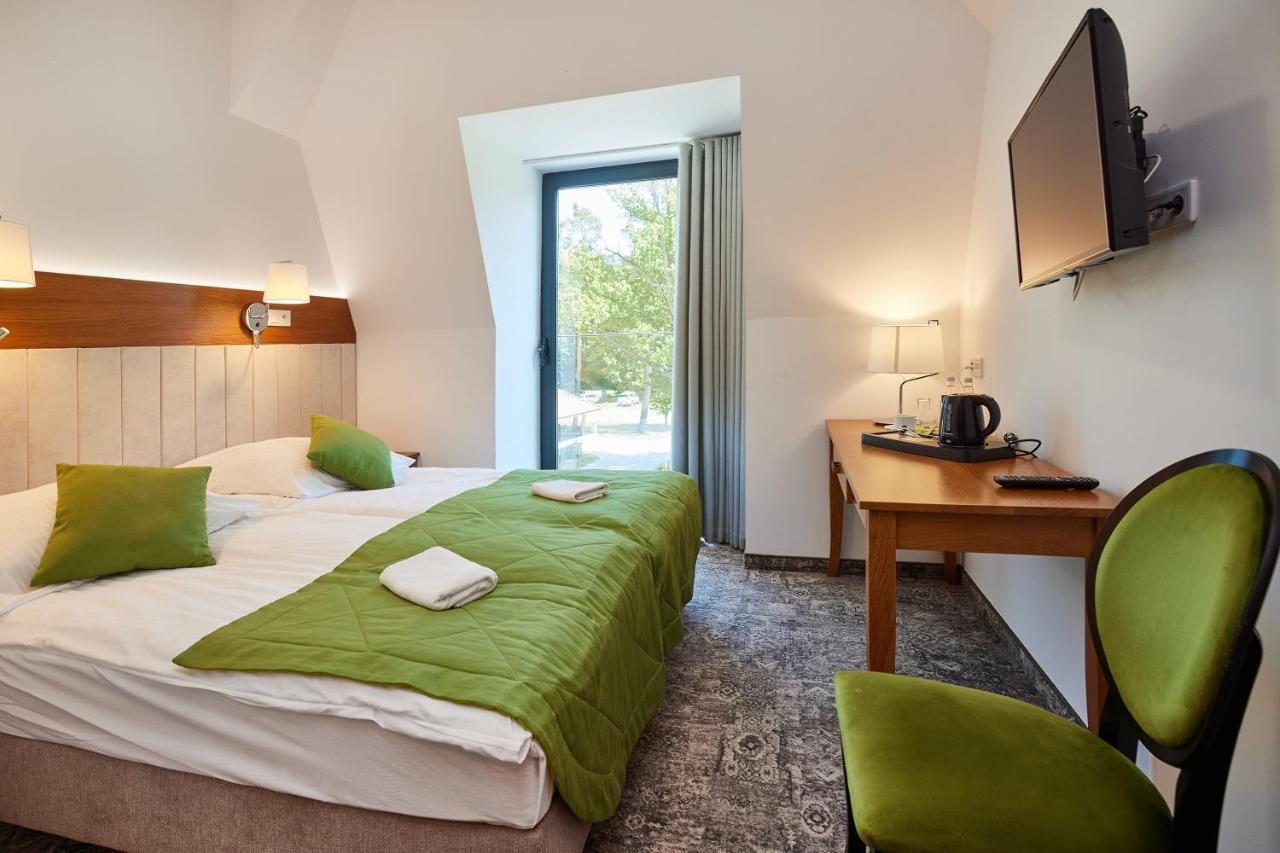 Hotel Dębowy Dwór Ruda Rozaniecka Habitación foto